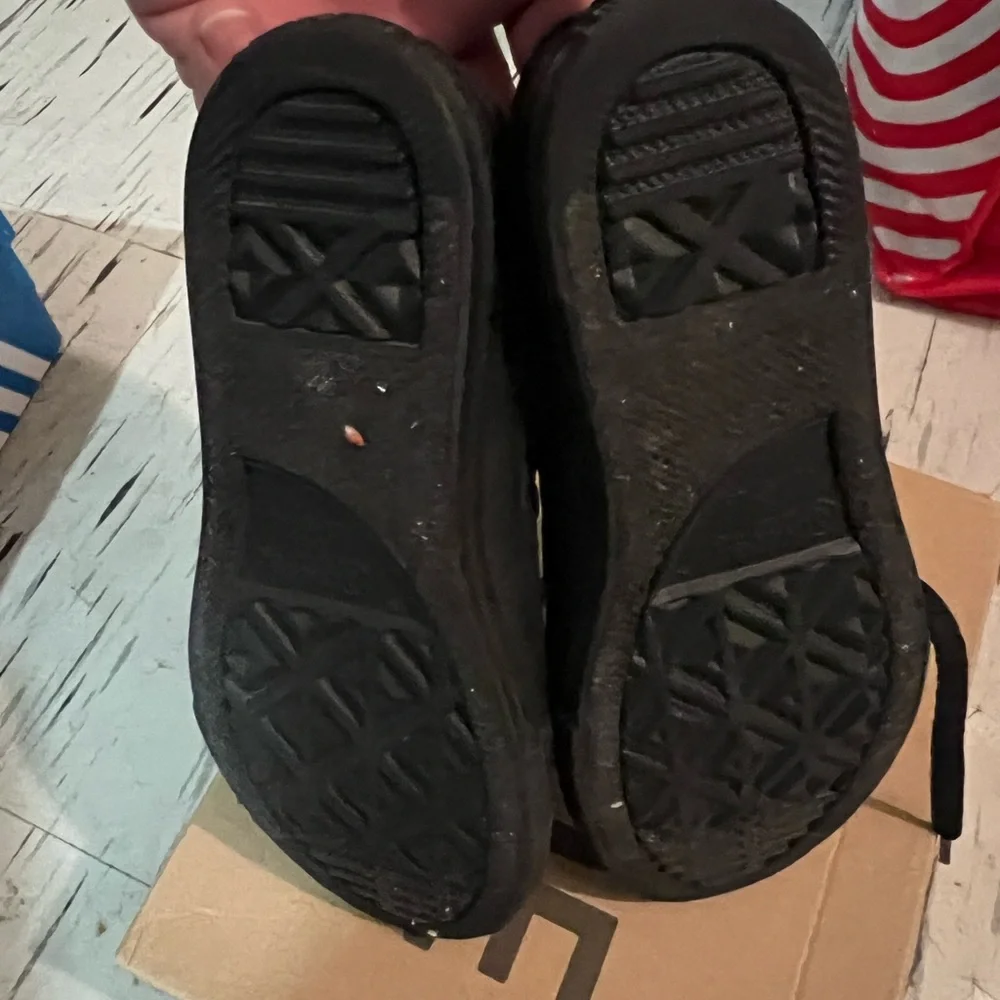 Converse - Picture 4 of 7